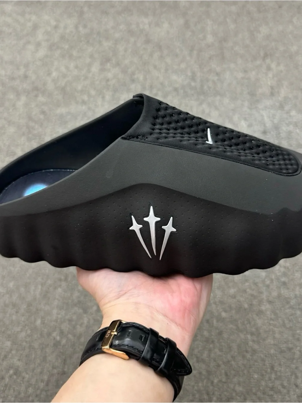 Brand new black NikeMind 001 slippers (boxnot included)